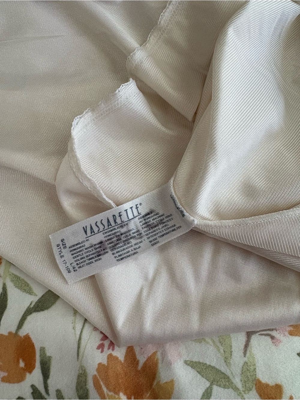 Vassarette 90s Satin Slip Tank Top Size Large Bow White Ivory Pajamas - Picture 6 of 8
